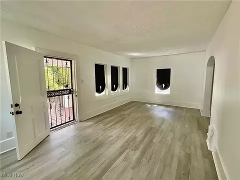 Living - 738 Longview Ave, Akron, OH 44307 photo 3 of 5