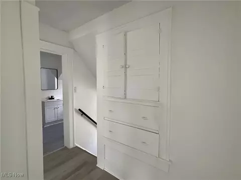 Entry Way - 738 Longview Ave, Akron, OH 44307 photo 3 of 3