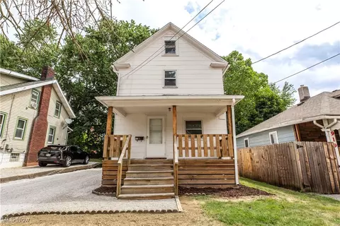 917 Clay St, Akron, OH 44311