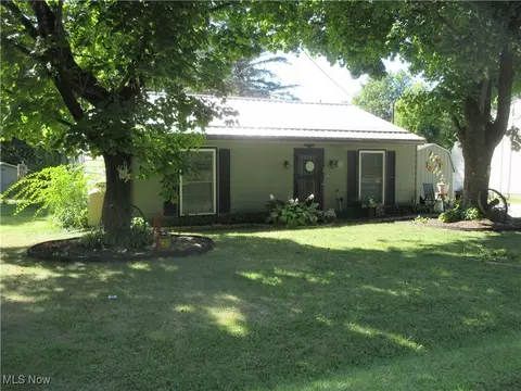 8999 Avon Dr, Linesville, PA 16424