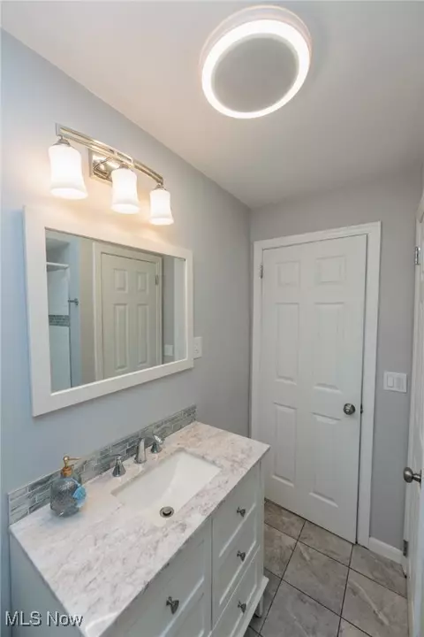 6110 Crossview Rd, Seven Hills, OH 44131 photo 24