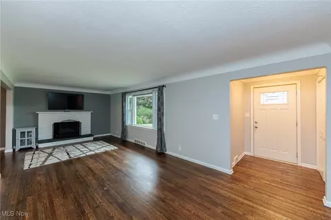 6110 Crossview Rd, Seven Hills, OH 44131 photo 5