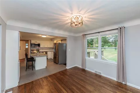 6110 Crossview Rd, Seven Hills, OH 44131 photo 8