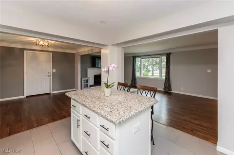 6110 Crossview Rd, Seven Hills, OH 44131 photo 13