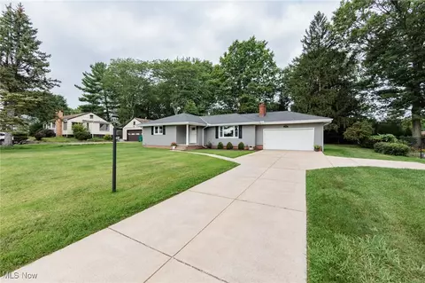 6110 Crossview Rd, Seven Hills, OH 44131 photo 3
