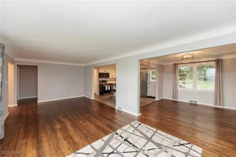 6110 Crossview Rd, Seven Hills, OH 44131 photo 7