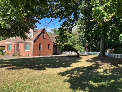 Exterior - 7421 Case Ave, Mentor, OH 44060 photo 4 of 12