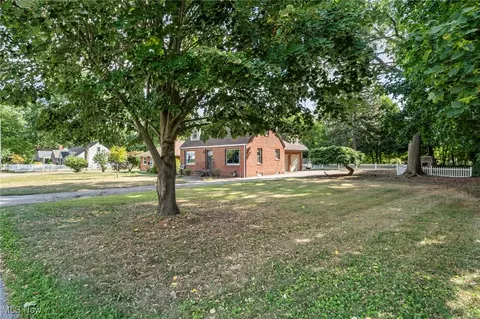 Exterior - 7421 Case Ave, Mentor, OH 44060 photo 6 of 12