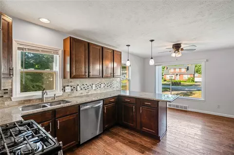 Kitchen - 7421 Case Ave, Mentor, OH 44060 photo 1 of 4