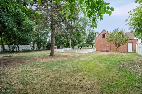 Exterior - 7421 Case Ave, Mentor, OH 44060 photo 10 of 12