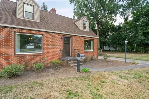 Exterior - 7421 Case Ave, Mentor, OH 44060 photo 7 of 12