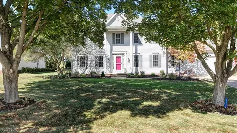 6534 Oakbridge Ave NW, North Canton, OH 44720