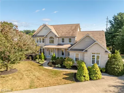 8073 Grayson Green St NW, Massillon, OH 44646