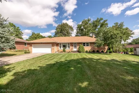 1787 Nemet Dr, Seven Hills, OH 44131