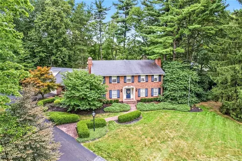 251 Country Club Ln, Warren, OH 44484