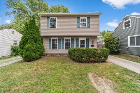 671 Cherokee Trl, Willoughby, OH 44094