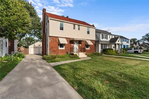 319 Concord Dr, Lorain, OH 44052