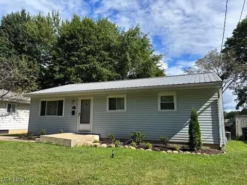 1289 Barcelona Dr, Akron, OH 44313