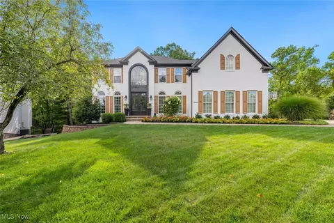 4842 Lincolnshire Ct, Broadview Heights, OH 44147