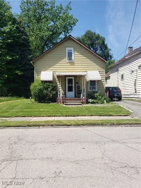 3806 E 57th St, Cleveland, OH 44105