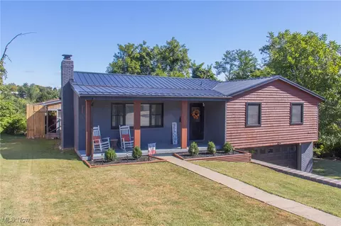209 Dennis Ln, Saint Clairsville, OH 43950