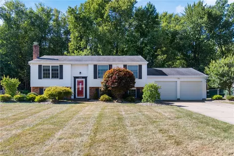 4730 Wildflower Dr, North Canton, OH 44720
