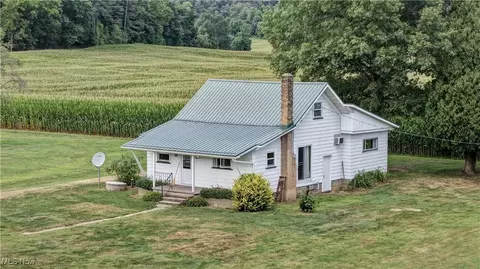 10720 State Route 258 SE, Uhrichsville, OH 44683