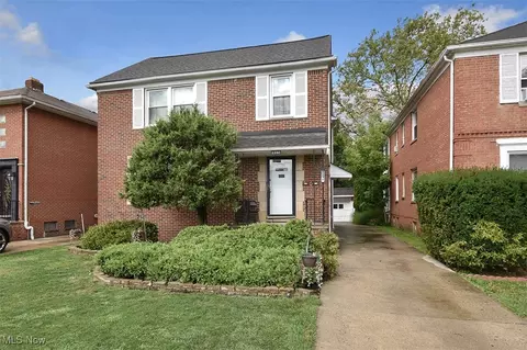 2392 Warrensville Center Rd, University Heights, OH 44118