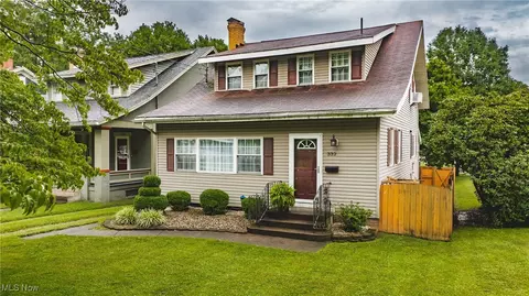 332 Muskingum Dr, Marietta, OH 45750