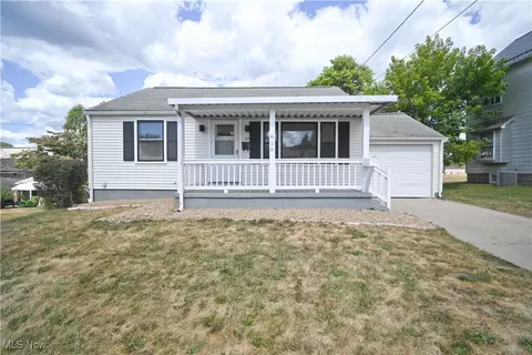 616 E Taggart St, East Palestine, OH 44413