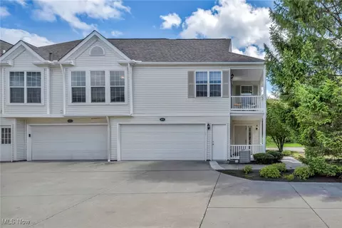 345 E Legend Ct, Highland Heights, OH 44143