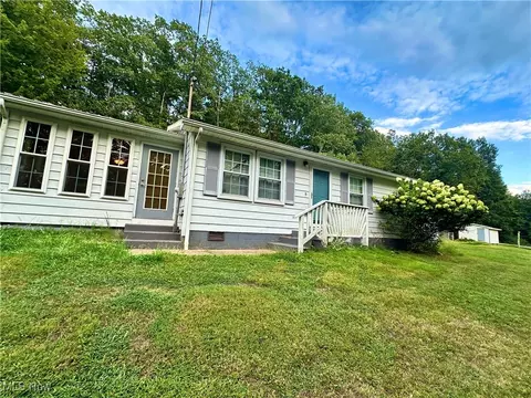 181 Grey Dr, Evans, WV 25241