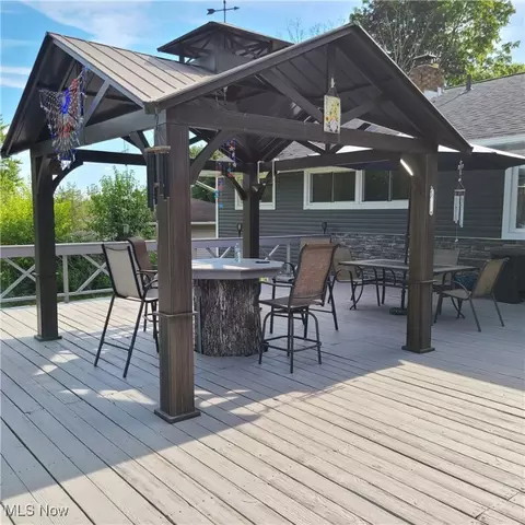 5947 Dailey Rd, Akron, OH 44319 photo 3