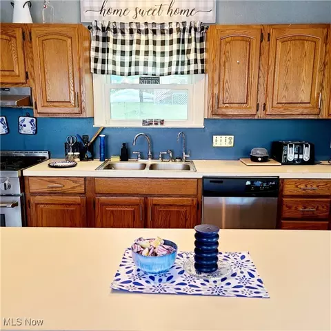 5947 Dailey Rd, Akron, OH 44319 photo 13