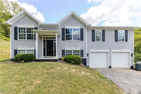 94 Kensington Dr, New Cumberland, WV 26047