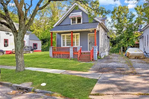 9716 Sophia Ave, Cleveland, OH 44104