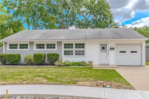 325 Adrian Dr, Berea, OH 44017