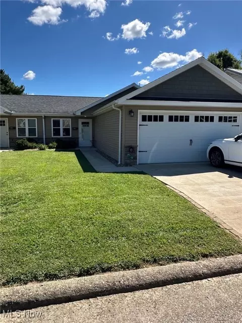 416 Elm St # A, Belpre, OH 45714