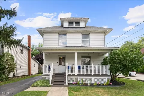 615 River St, Grand River, OH 44045