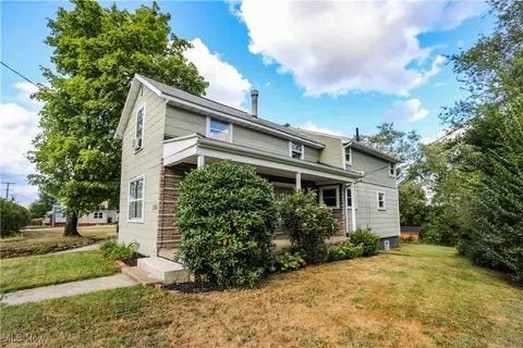 2310 Maple Ave NE, Canton, OH 44714 photo 1