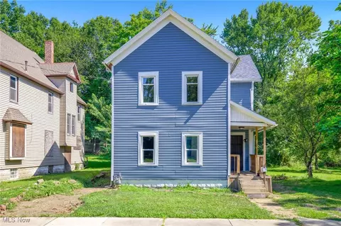 121 Lake St, Akron, OH 44301