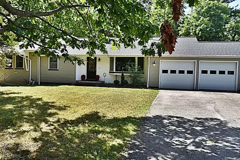 6522 Mill Rd, Brecksville, OH 44141