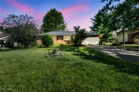 8001 Cheryl Ln NW, Massillon, OH 44646