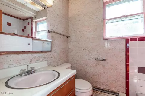 Bath - 1325 W 4th St, Ashtabula, OH 44004 photo 2 of 4
