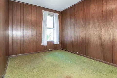 Bedroom - 1325 W 4th St, Ashtabula, OH 44004 photo 4 of 8