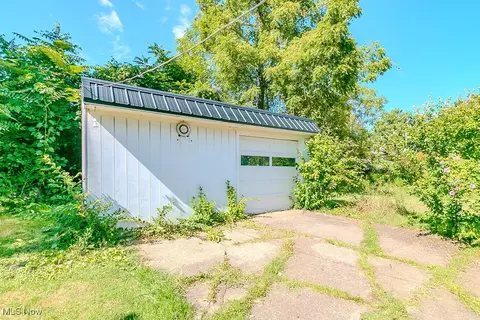 Exterior - 1325 W 4th St, Ashtabula, OH 44004 photo 5 of 6
