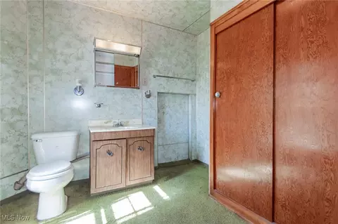 Bath - 1325 W 4th St, Ashtabula, OH 44004 photo 1 of 4