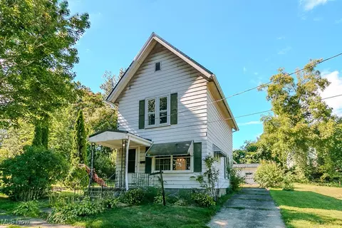 Exterior - 1325 W 4th St, Ashtabula, OH 44004 photo 1 of 6