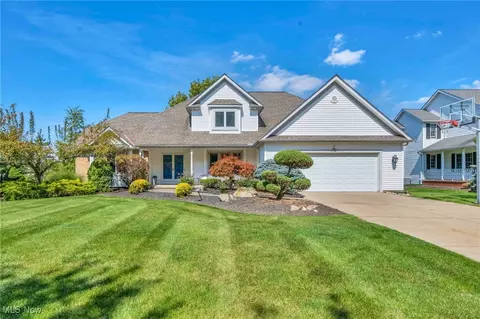 6301 Kenarden Dr, Highland Heights, OH 44143