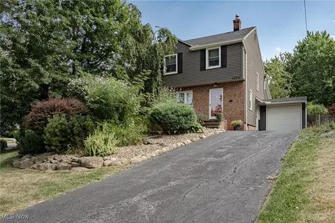 1494 Laclede Rd, South Euclid, OH 44121